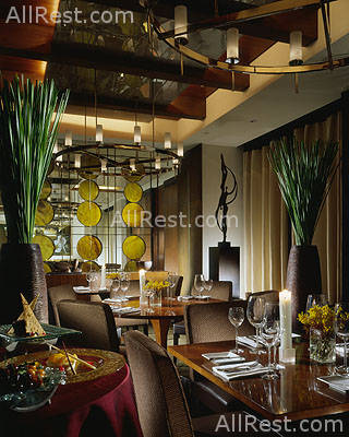 Four Seasons Hotel 19